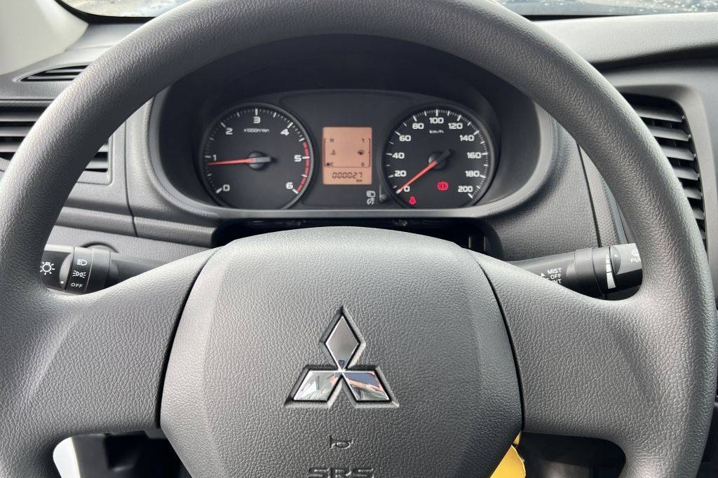 Mitsubishi L200 4x4 2.5D GL Double Cab 2023 фото 10