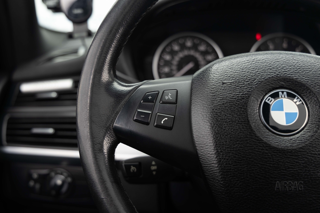 BMW X5 35i 2011 photo 21