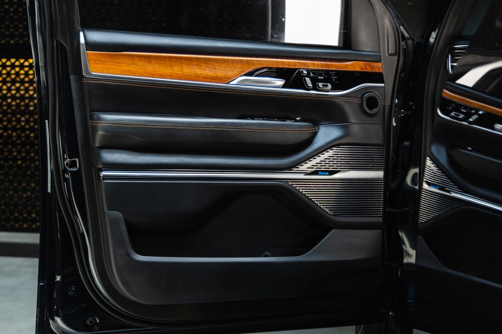 Jeep Grand Wagoneer 2022 фото 17