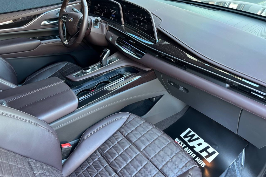 Cadillac Escalade Platinum 4WD 2022 фото 18