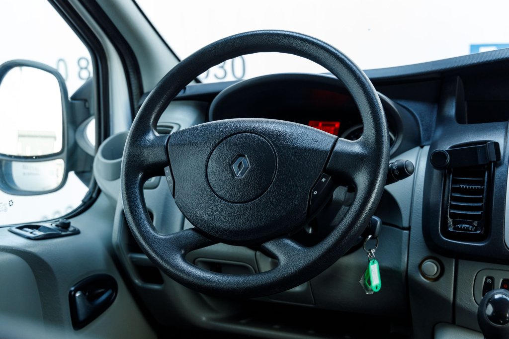 Renault Trafic пасс. 2012 фото 12