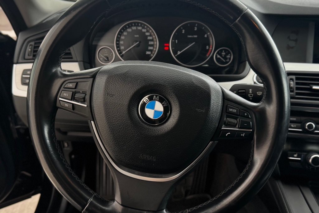 BMW 5er Touring 2011 фото 8