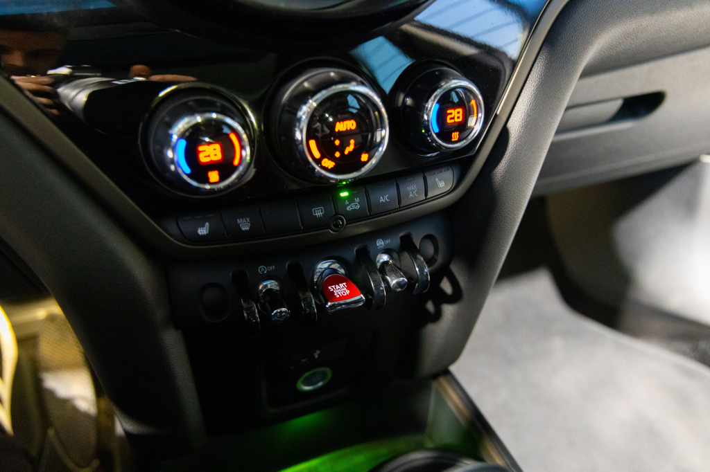 MINI Cooper Clubman 2021 фото 31