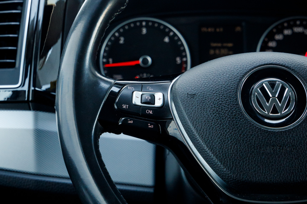 Volkswagen Multivan Highline 2016 photo 32