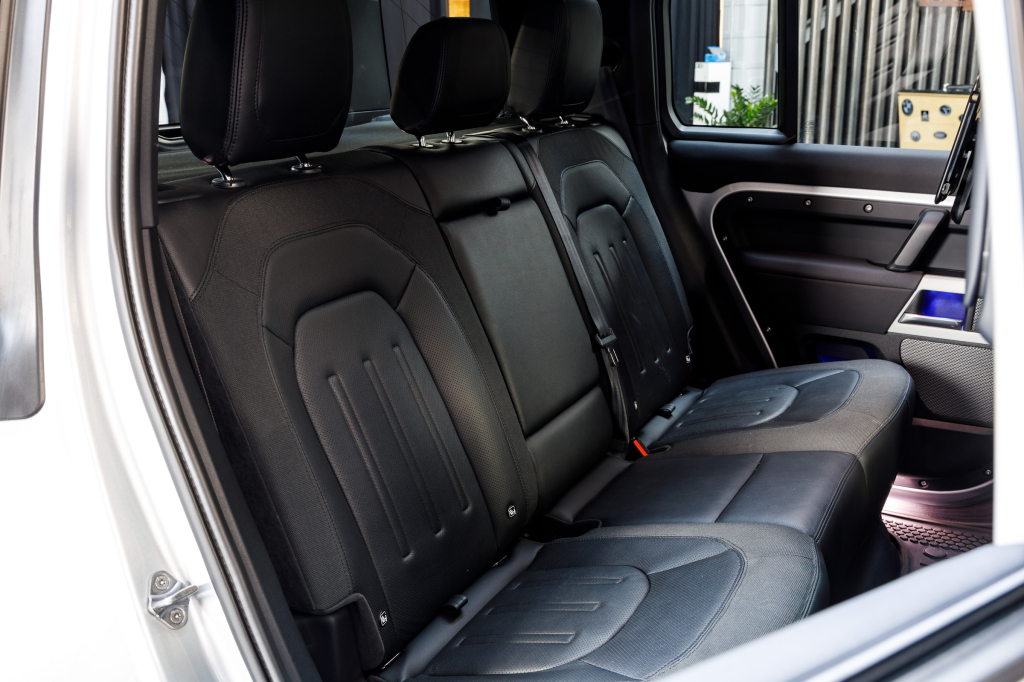 Land Rover Defender First Edition D240 2020 photo 31