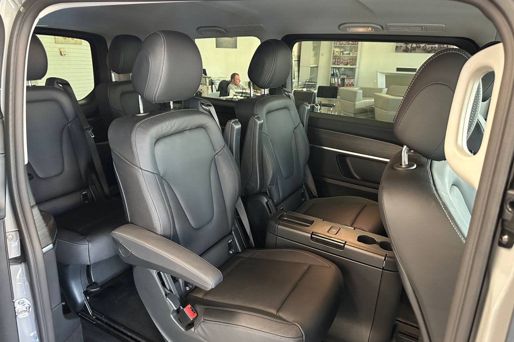 Mercedes-Benz EQV Long 2025 фото 15