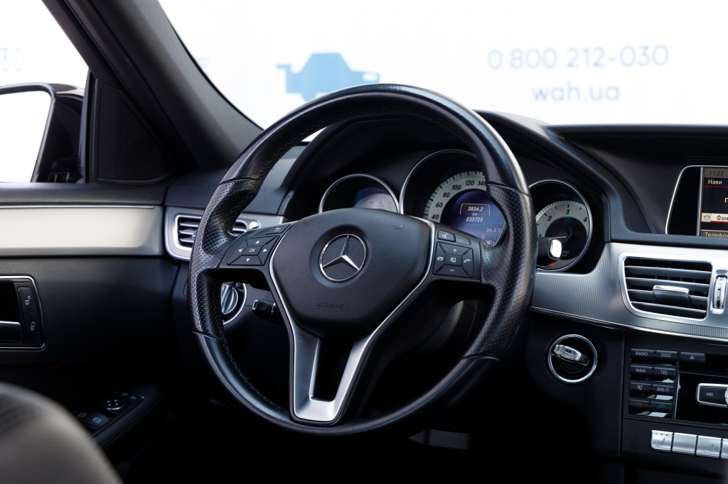 Mercedes-Benz  E220 2013 photo 14