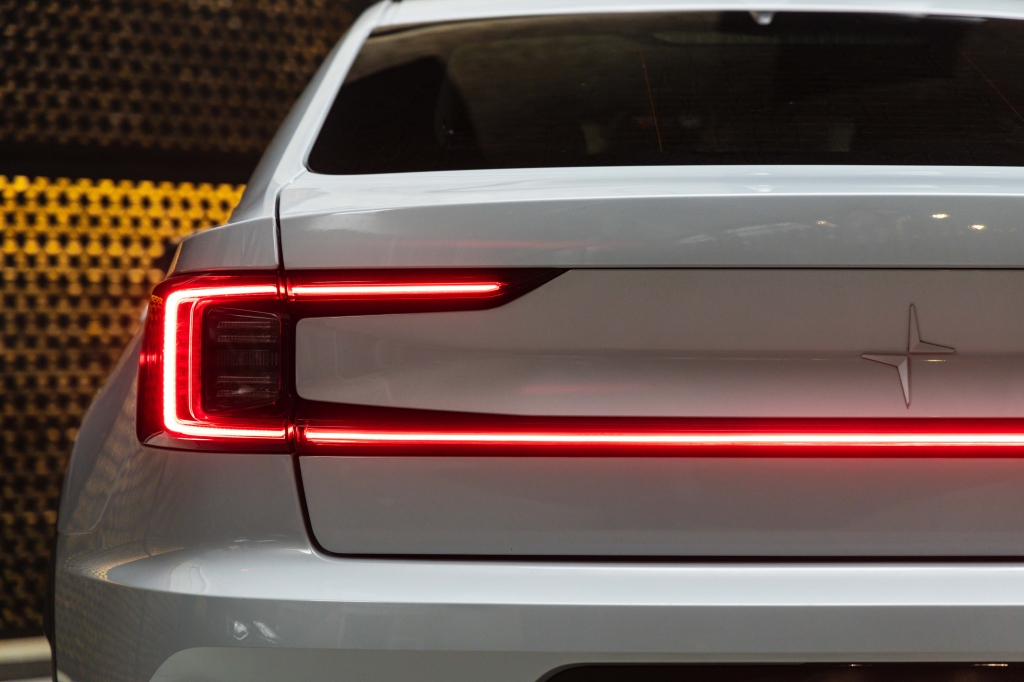 Polestar 2 2022 фото 9