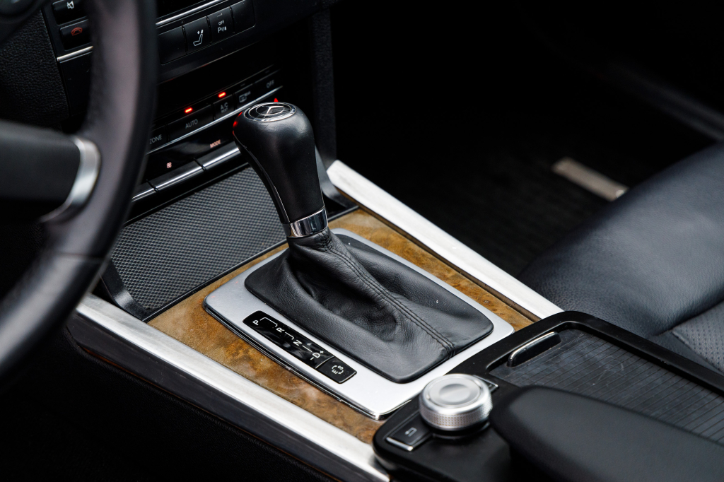 Mercedes-Benz E 200 CDI 2010 photo 24