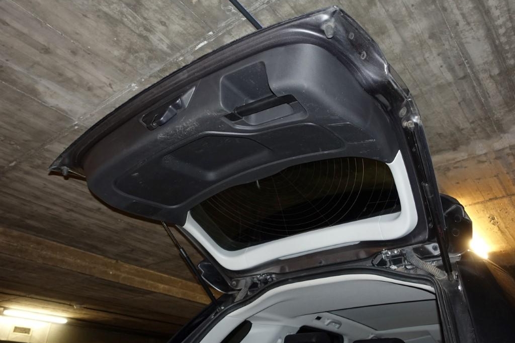 Land Rover Discovery Sport 2017 фото 9