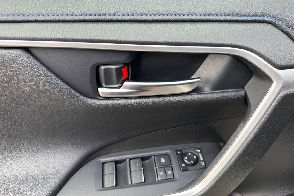 Toyota RAV4 EV Hybrid 2020 photo 9