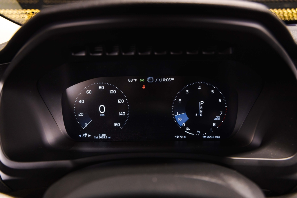 Volvo XC90 2018 фото 18