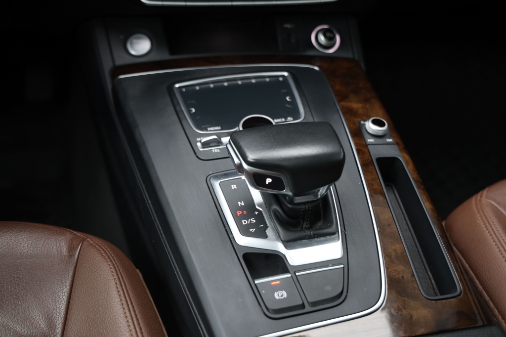 Audi Q5 2017 фото 29