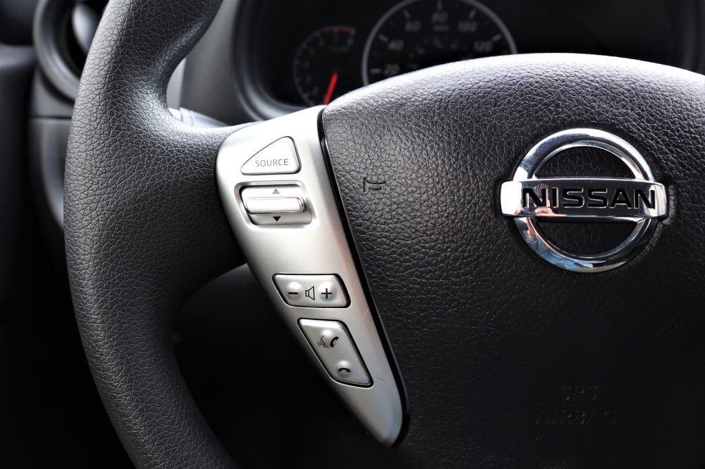 Nissan Versa 2016 фото 8