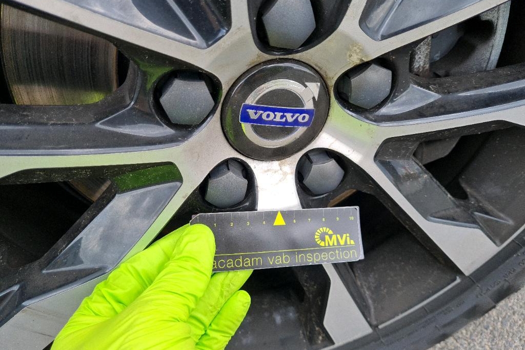 Volvo V60 2017 фото 14