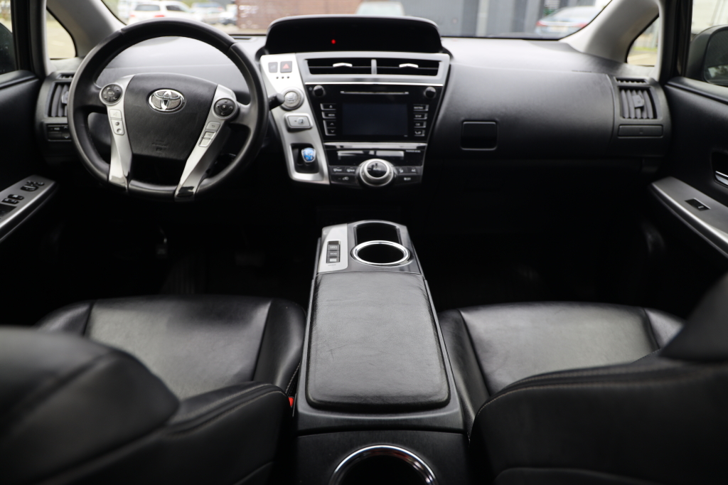 Toyota Prius Prime 2016 фото 22