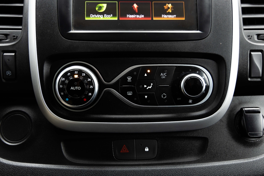 Renault Trafic 2019 фото 22