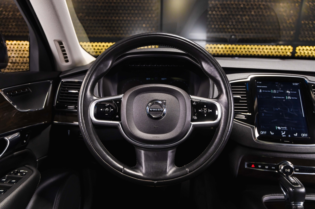 Volvo XC90 2018 фото 21