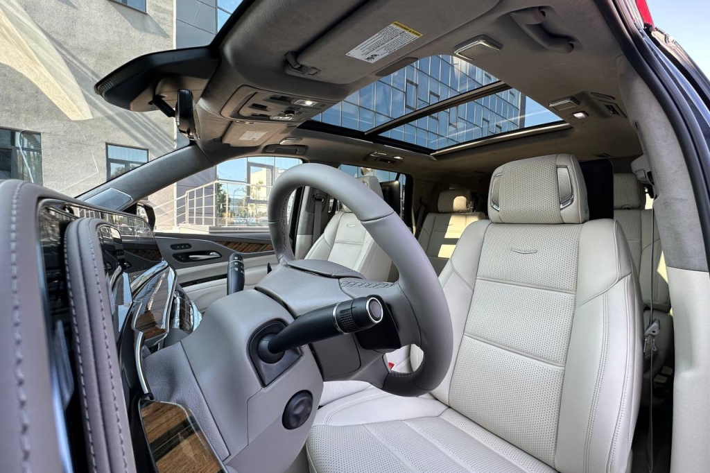 Cadillac Escalade PLATINUM 4WD 2022 фото 13