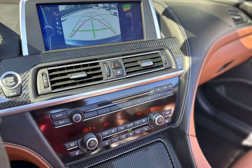 BMW M6 2012 фото 17