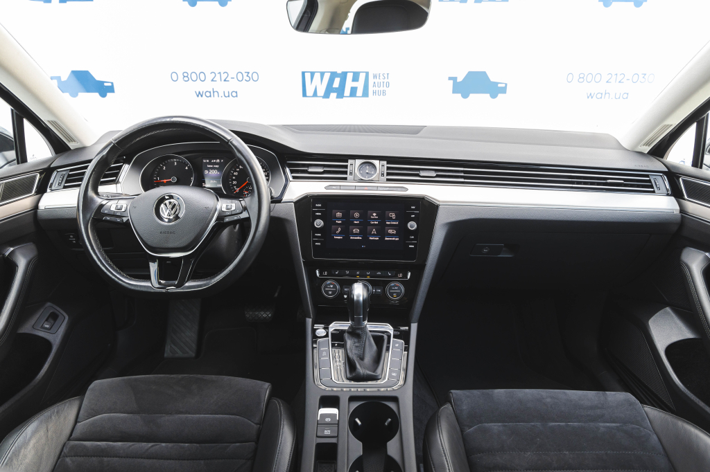 Volkswagen Passat R-Line 4Motion 2018 фото 30