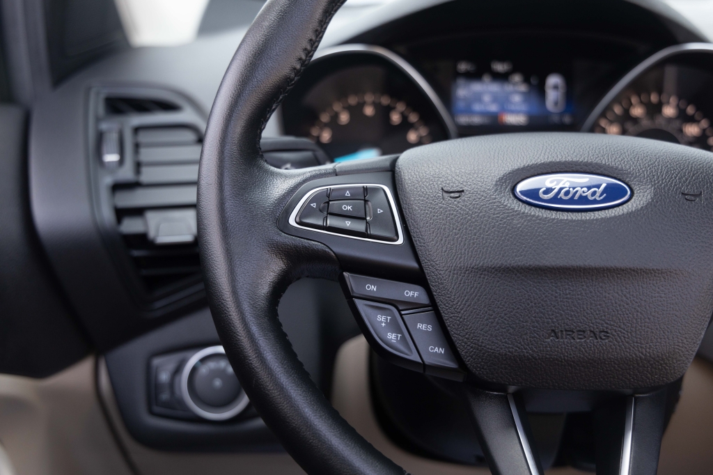 Ford Escape SEL 2019 photo 18