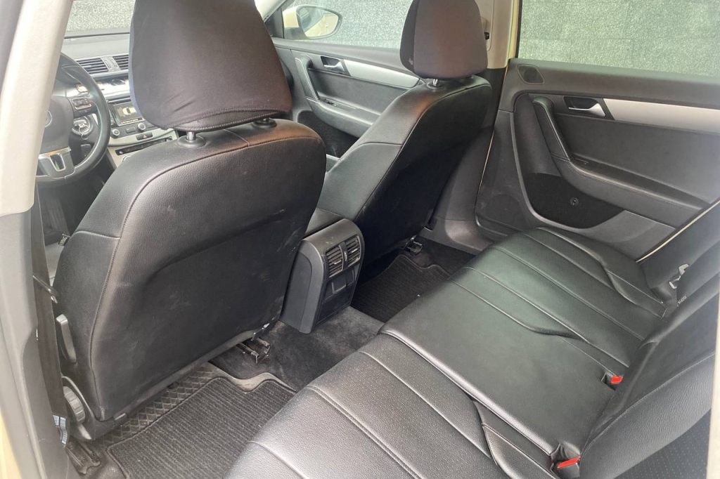 Volkswagen Passat 2014 photo 13