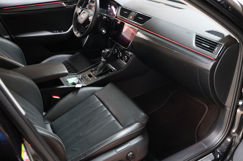 Skoda Superb 2022 фото 10