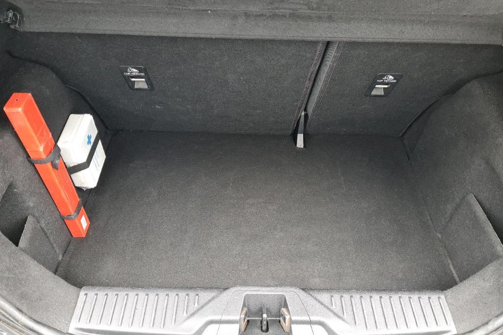 Ford Fiesta 2018 фото 16