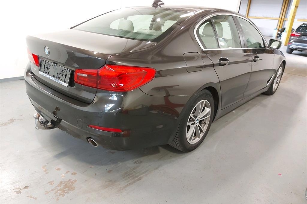 BMW 5 Series 2018 photo 6