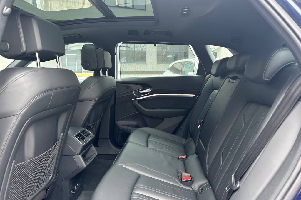 Audi e-tron 95 kWh  2020 фото 18