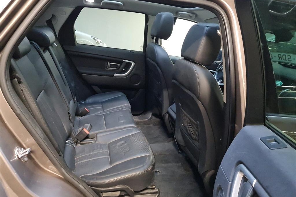 Land Rover Discovery Sport 2017 photo 2