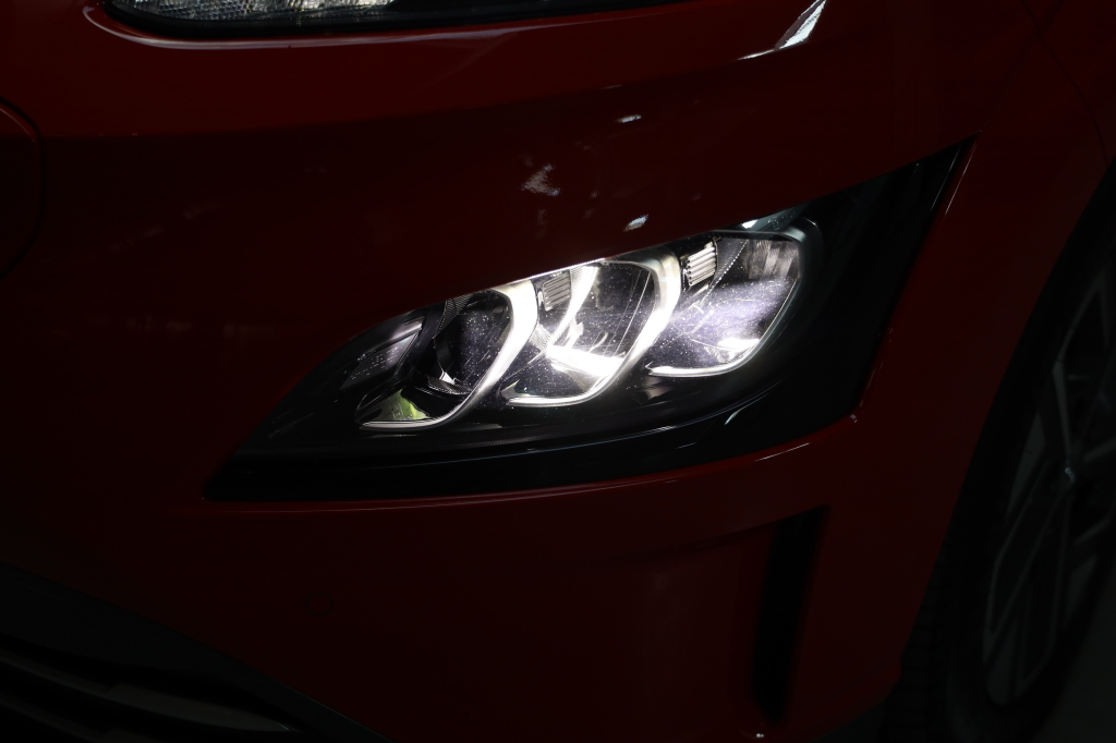 Hyundai Kona Electric 2021 фото 13