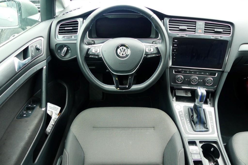 Volkswagen e-Golf 2018 photo 2