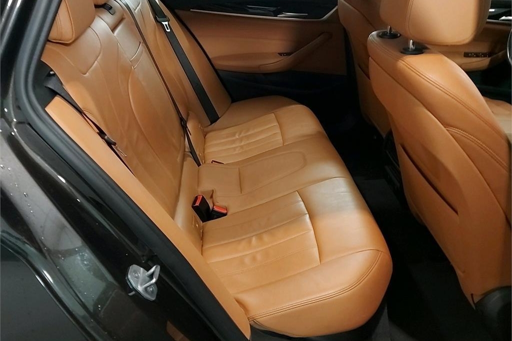 BMW 5er Touring 2017 photo 3