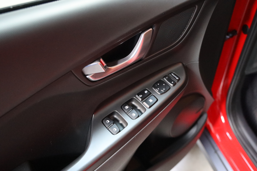 Hyundai Kona Electric 2021 фото 14