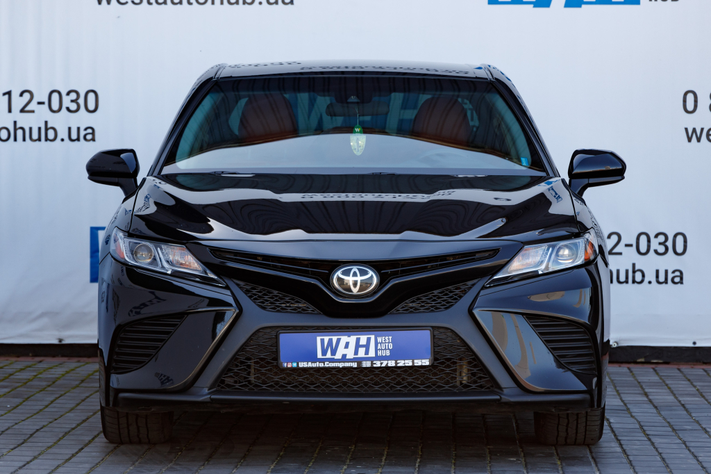 Toyota Camry 2017 фото 1