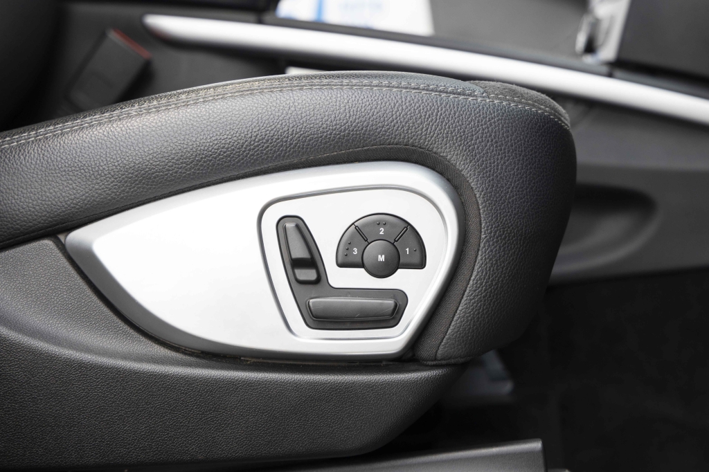 Mercedes-Benz M-Class ML500 W164 2006 photo 22