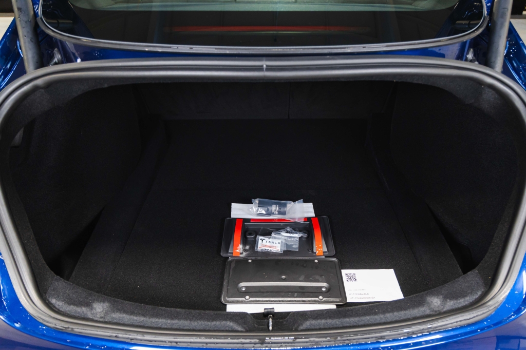 Tesla Model 3 2024 фото 44