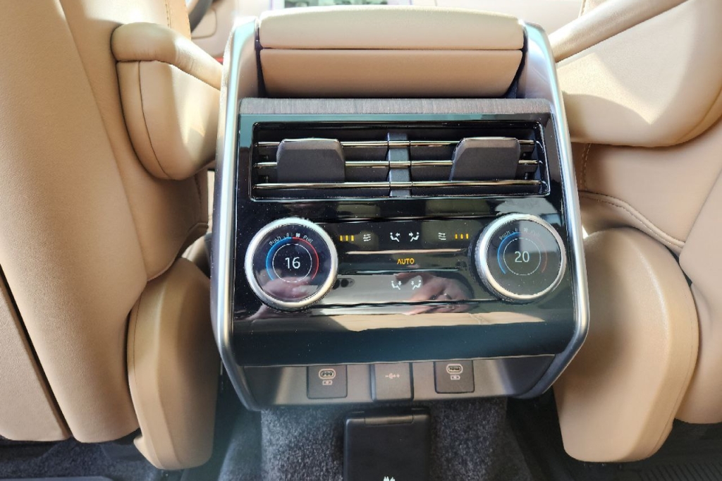 Land Rover Range Rover HSE P440e 2022 photo 19