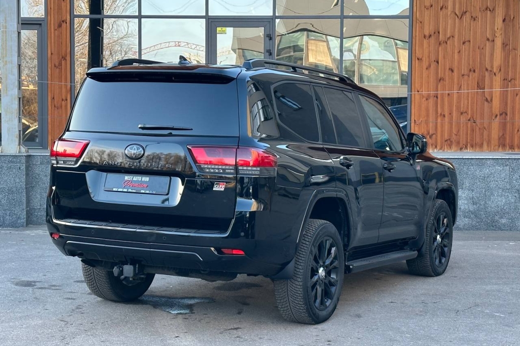 Toyota Land Cruiser 300 GUARD B6 2021 фото 5