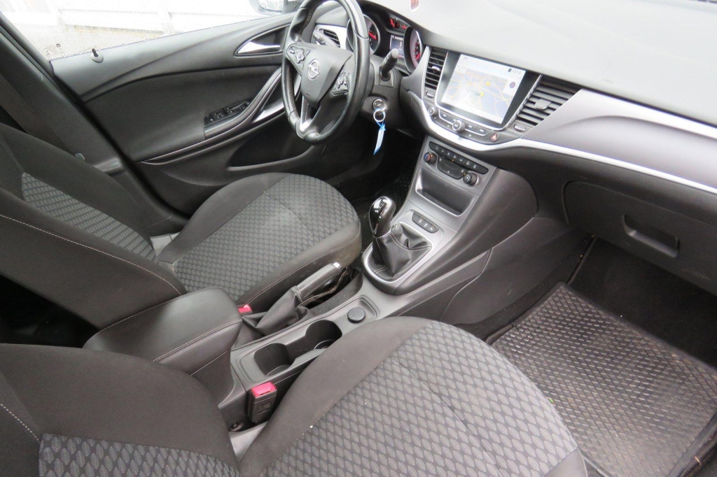 Opel Astra Sports Tourer 2016 фото 5