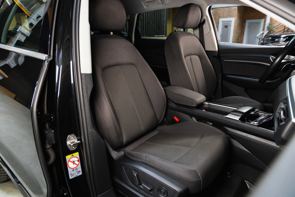 Audi e-tron 2019 photo 11