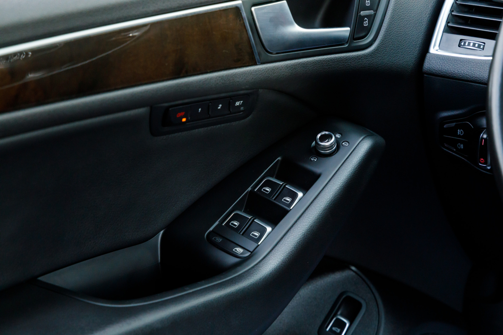 Audi Q5 Premium Plus  2012 photo 25