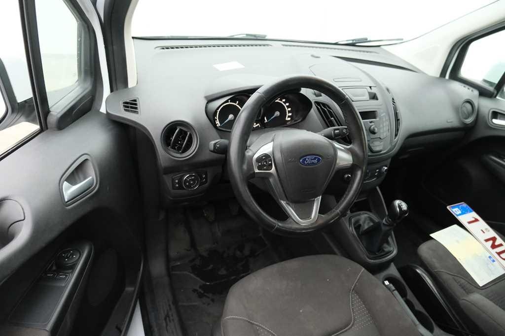 Ford Transit Courier 2016 photo 3