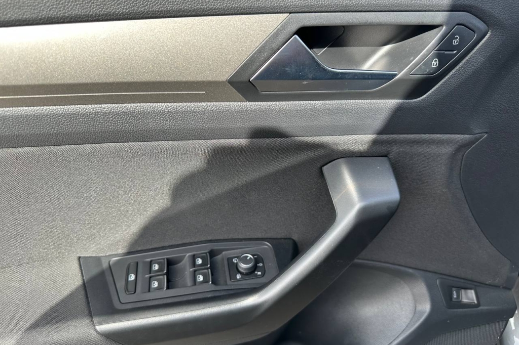 Volkswagen T-Roc 2021 фото 10