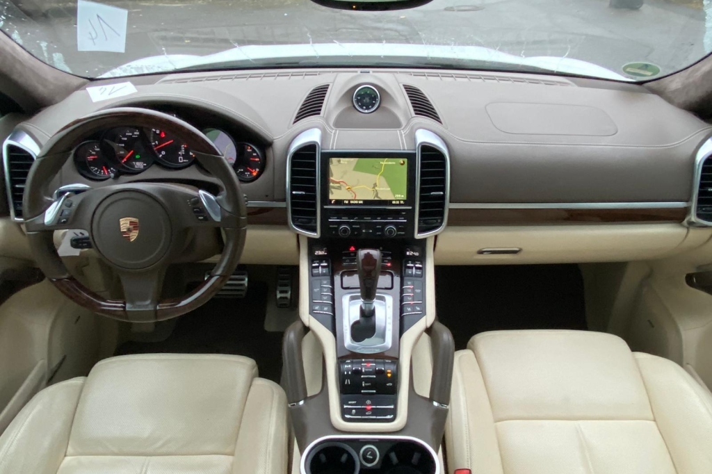 Porsche Cayenne Turbo 2016 фото 5