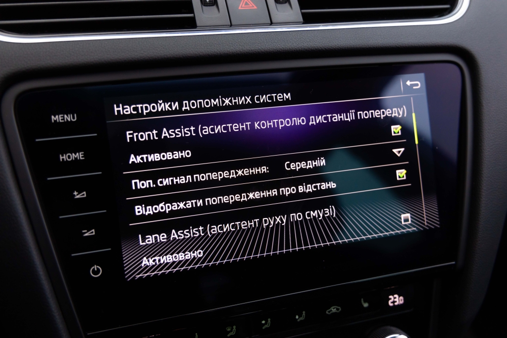 Skoda Octavia Laurin & Klement 2020 photo 35