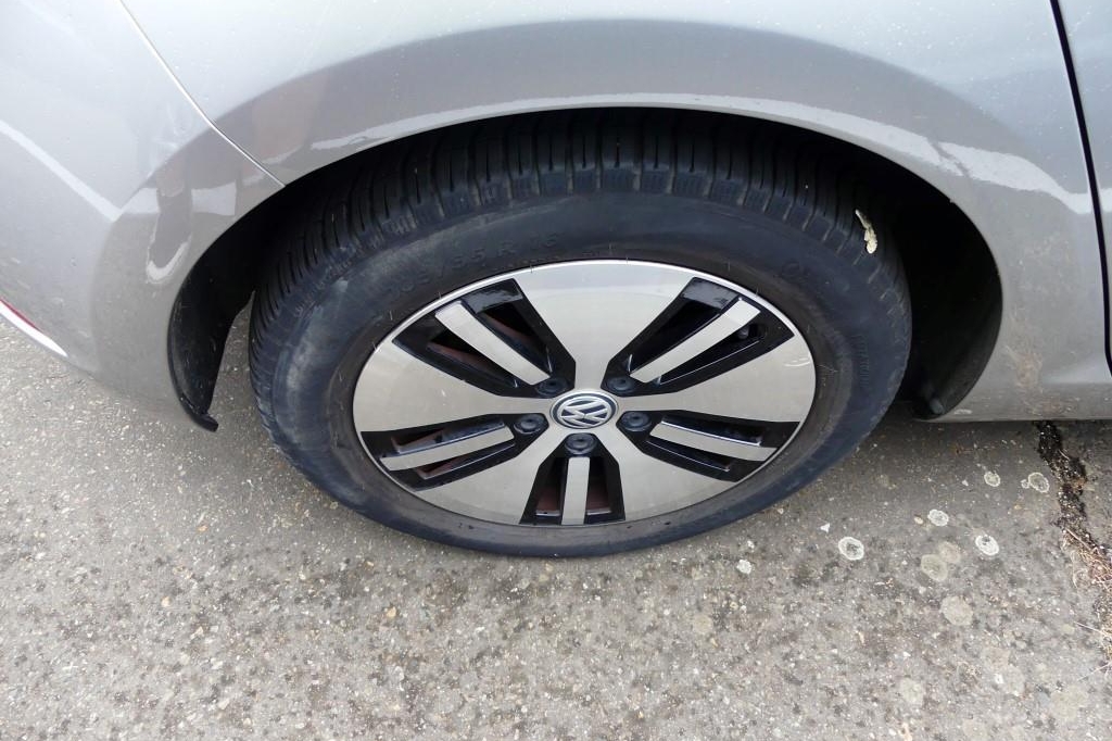 Volkswagen e-Golf 2018 photo 32