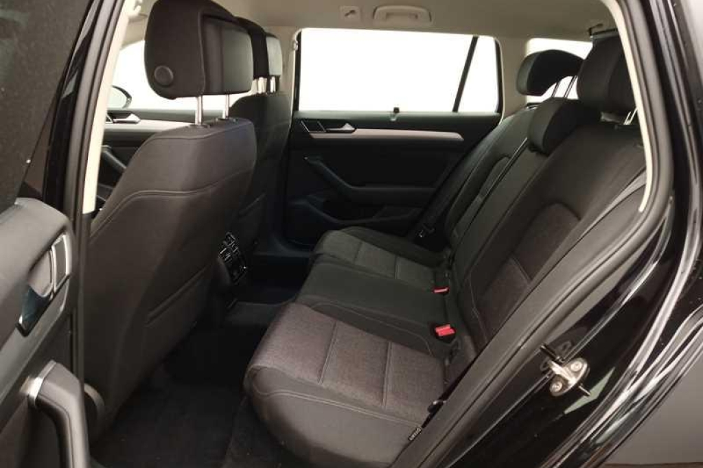 Volkswagen Passat Variant 2016 photo 3